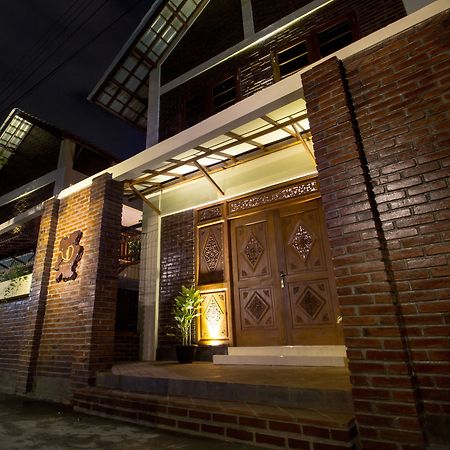 De Hostel Yogyakarta Dış mekan fotoğraf